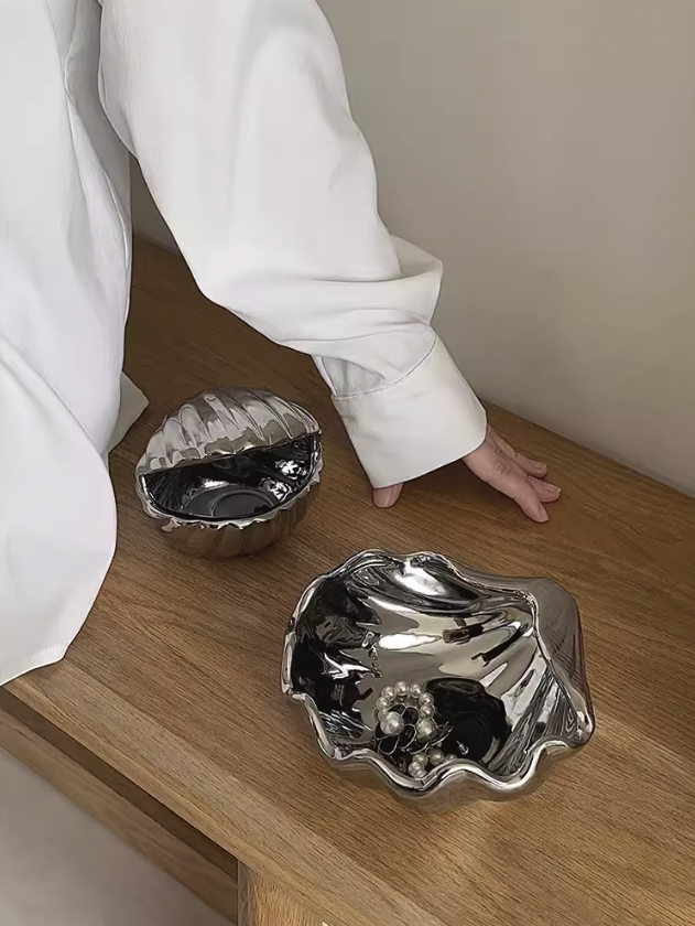 Metallic Shell Dish