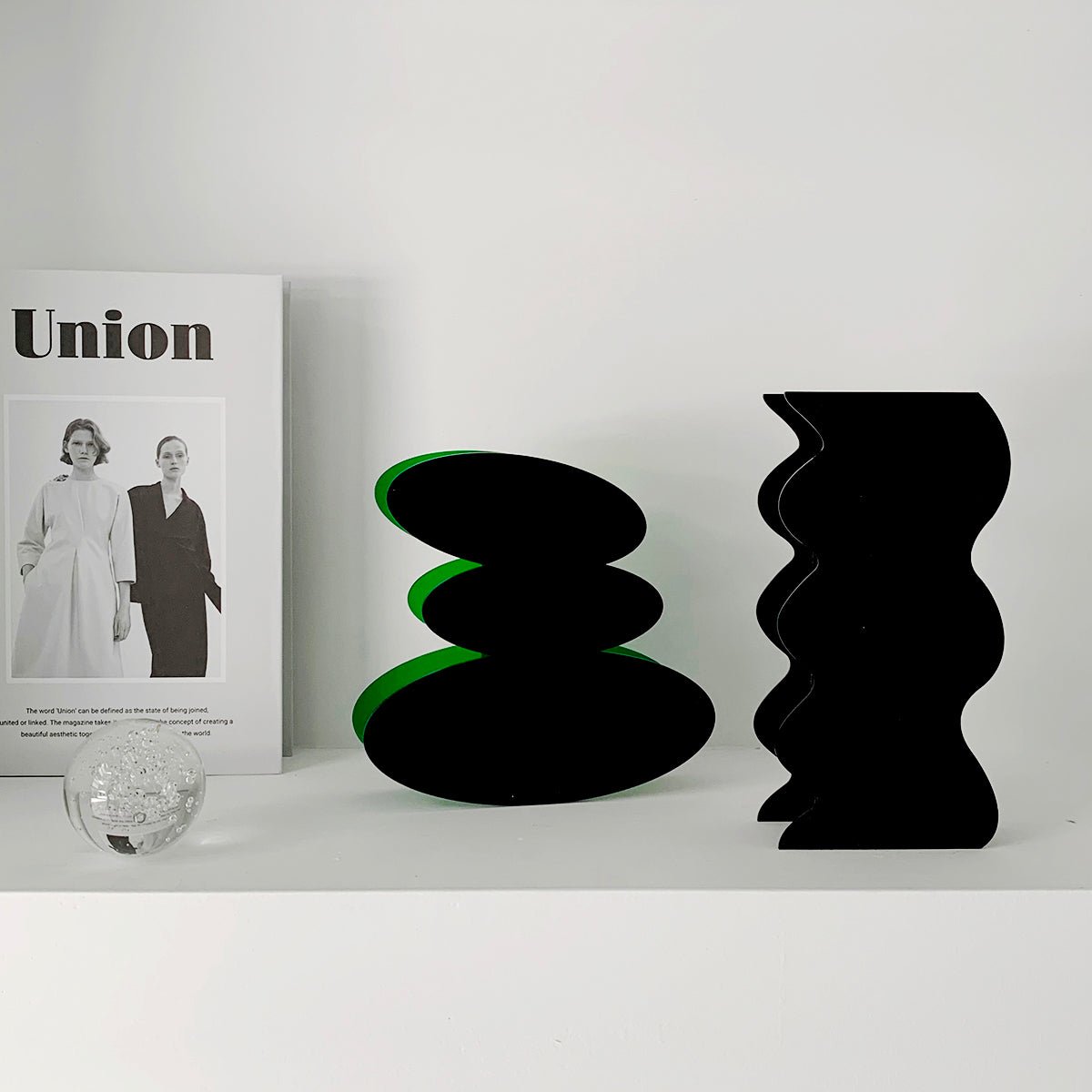Acrylic Abstract Vase - Black - Rumi Living