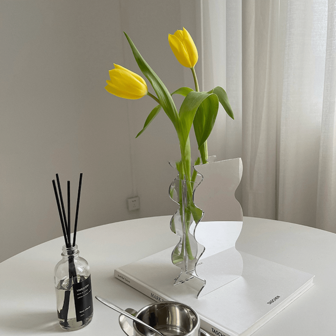 Contemporary Wavy Acrylic Vase - Rumi Living