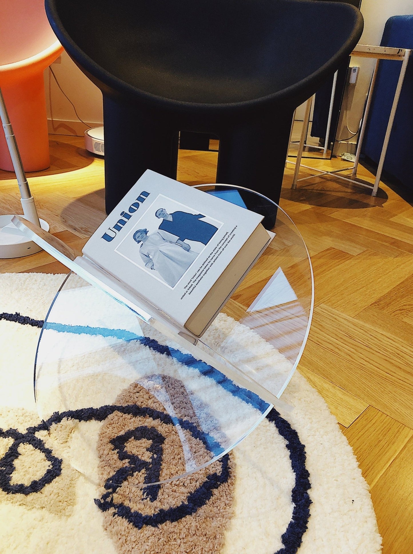 Modern Acrylic Magazine Stand + Book Shelf - Rumi Living