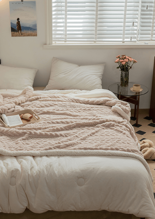 Soft Jacquard Fleece Blanket - Rumi Living