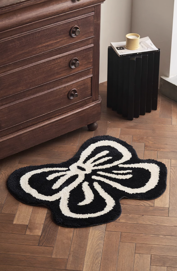 Bow Rug