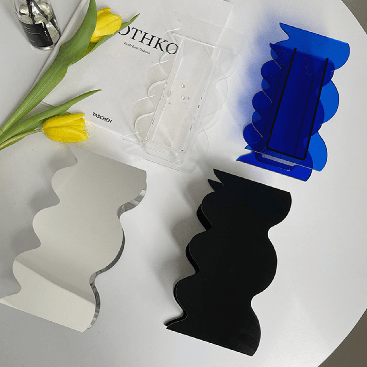 Contemporary Wavy Acrylic Vase - Rumi Living