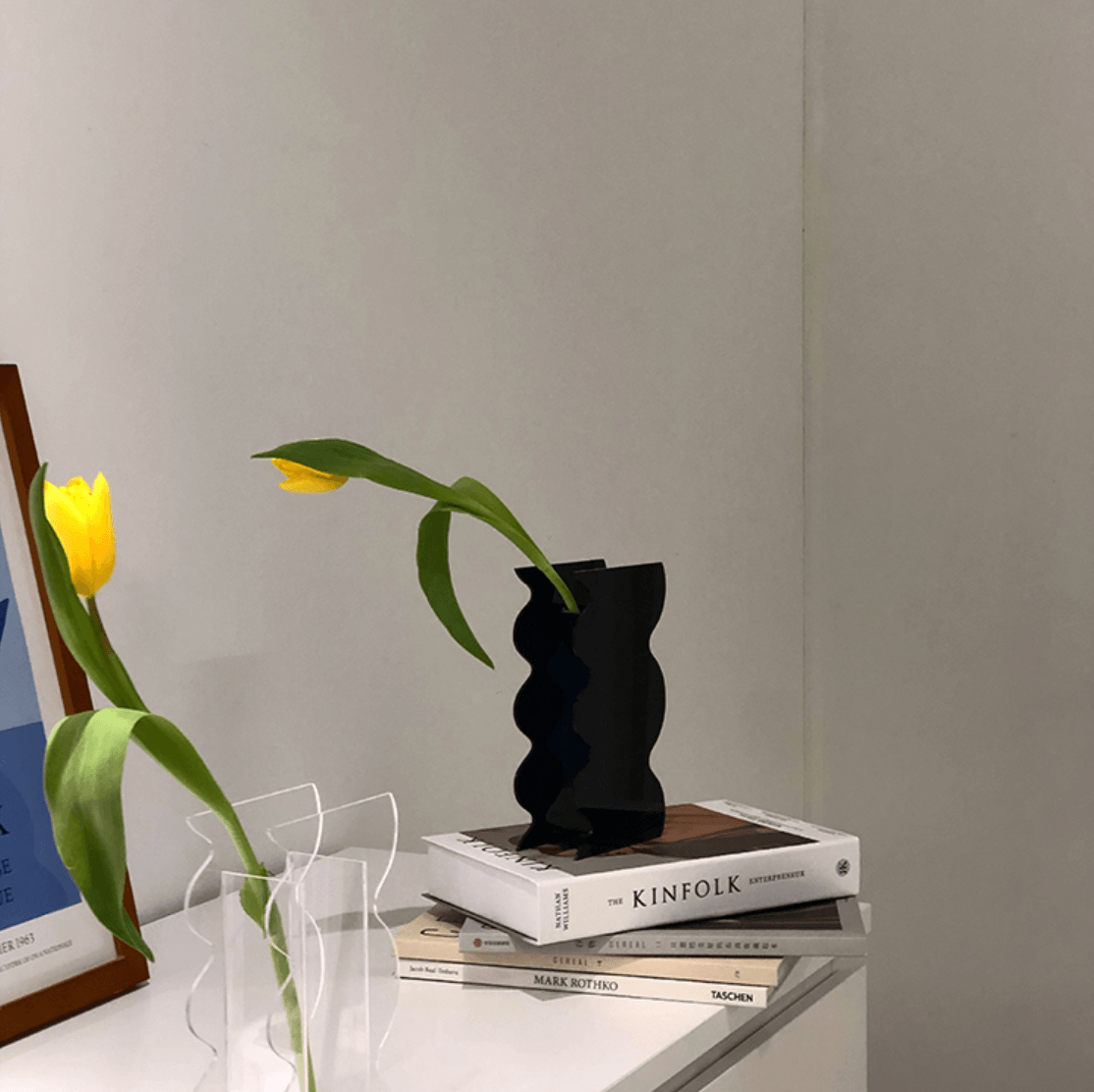 Contemporary Wavy Acrylic Vase - Rumi Living