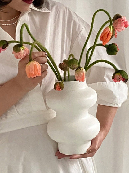 Curved Ceramic Vase - Rumi Living