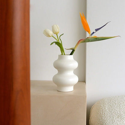 Curved Ceramic Vase - Rumi Living