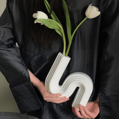 Minimal Handshaped Curved Ceramic Vase - Rumi Living